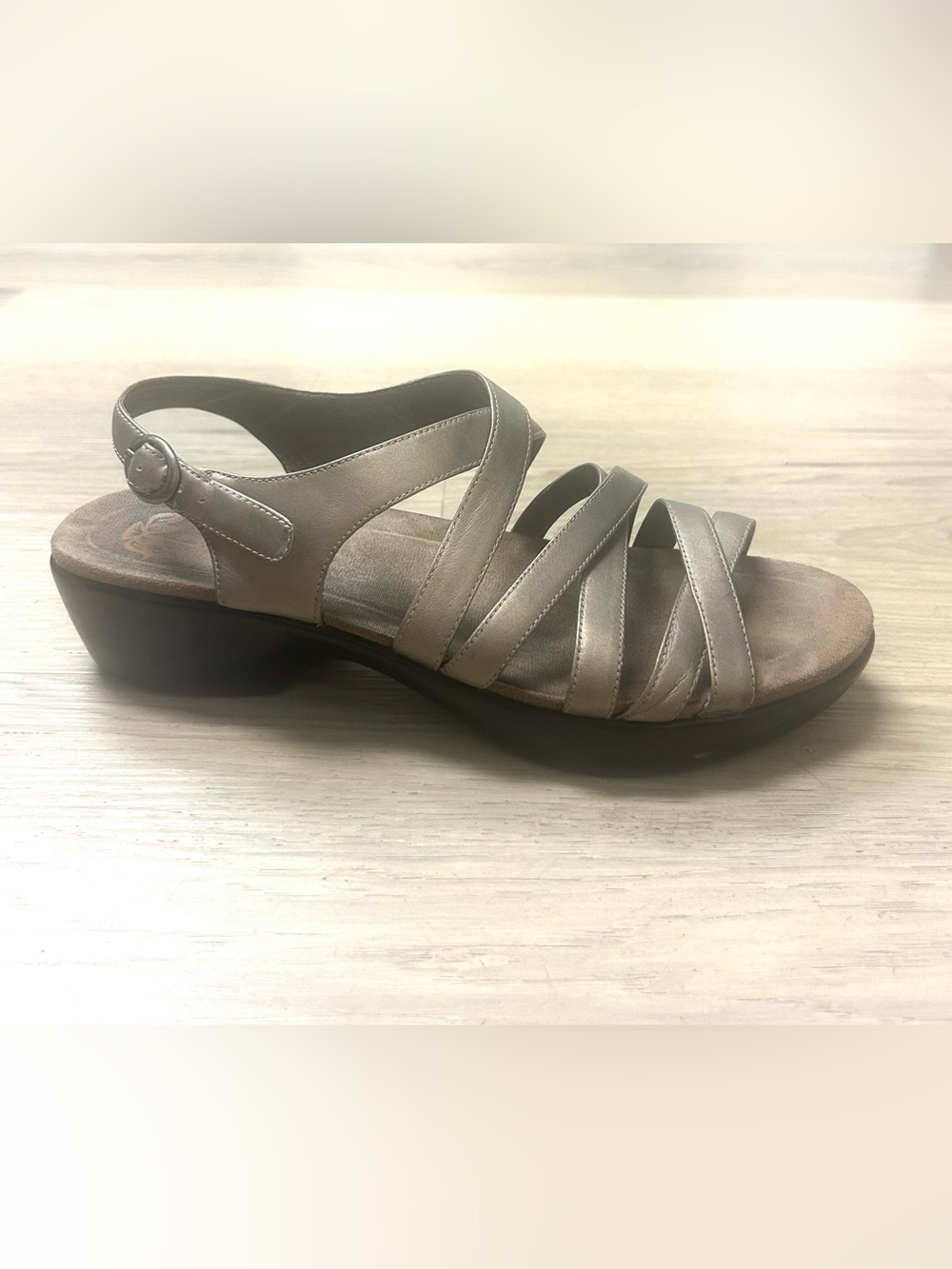 Dansko Sandals Womens 39 US 8.5-9 Strappy Comfort Wedge Leather Buckle Pewter